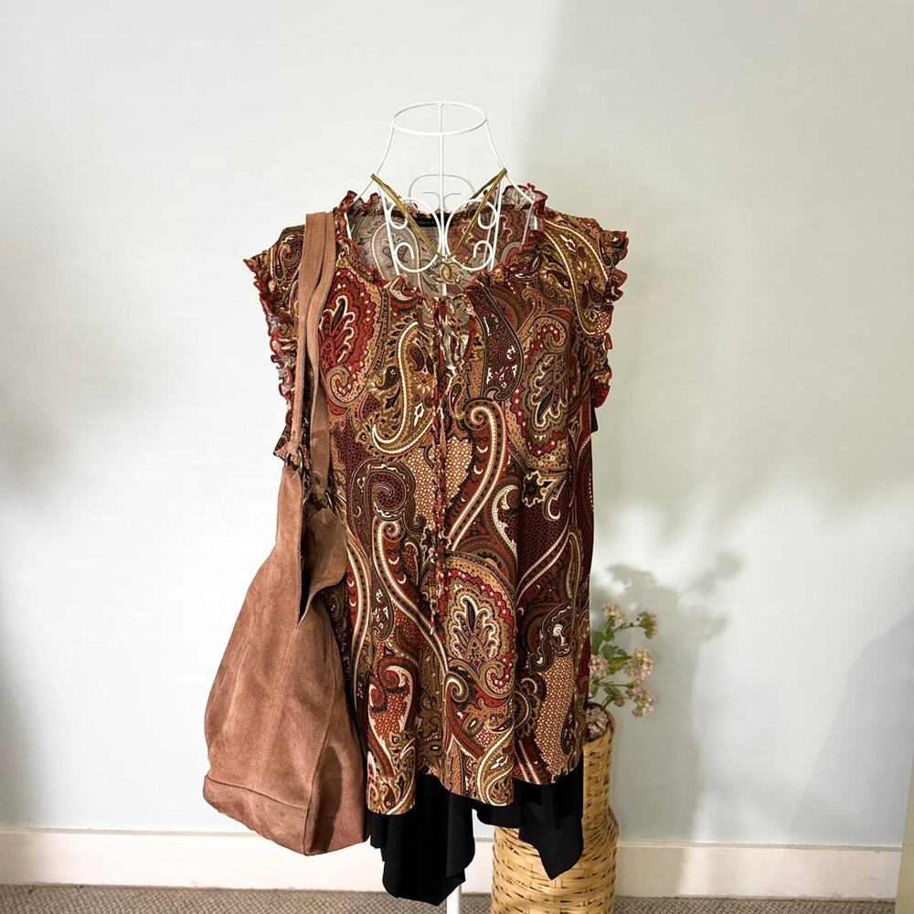 Cute vintage y2k paisley babydoll blouse top with pretty ruffles